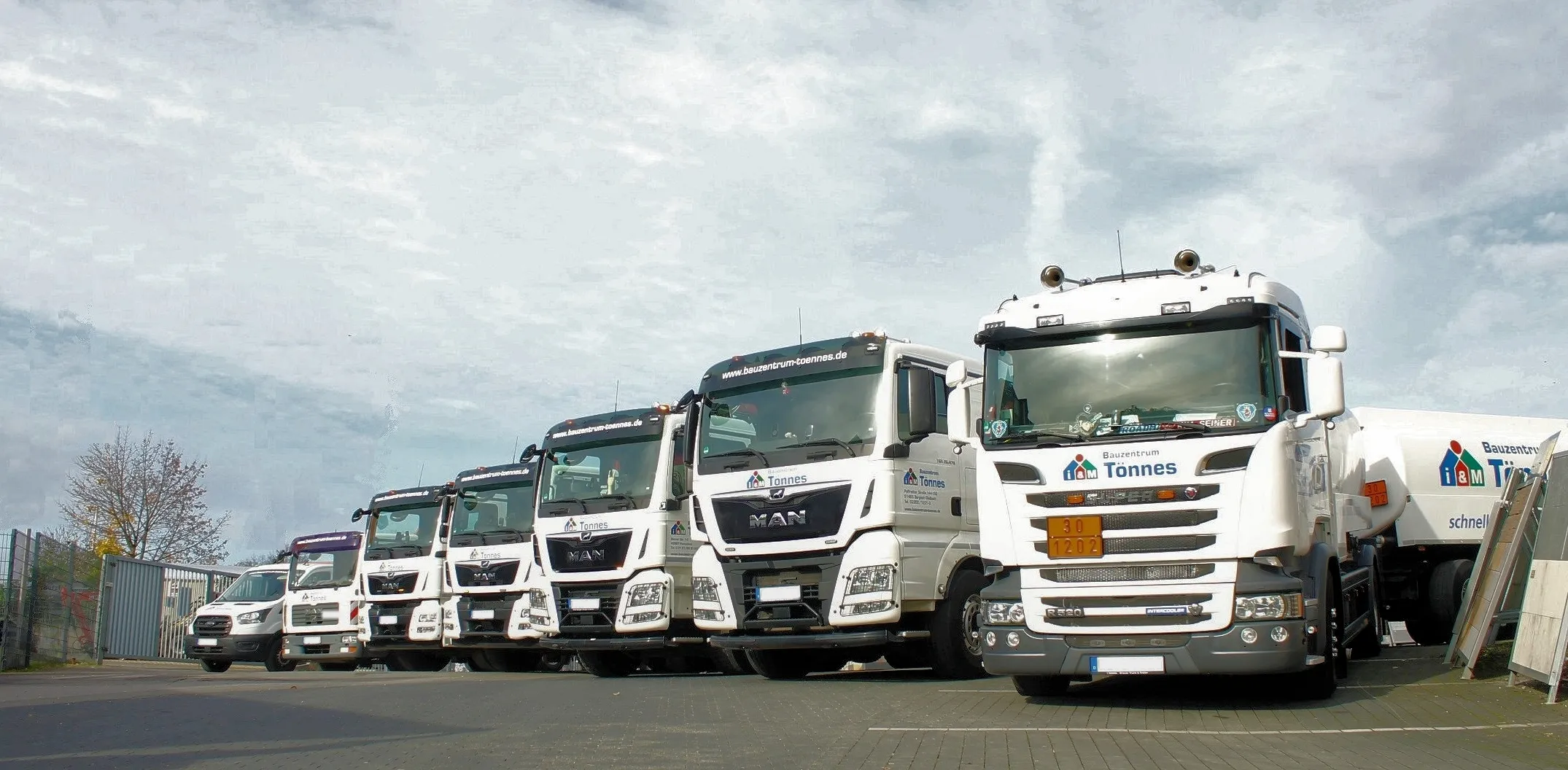toennes24 Fuhrpark und Logistik
